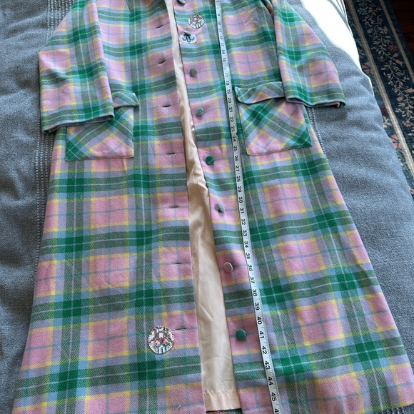 Vintage 100% wool lightweight plaid belted trench coat — truly one of a kind! - Picture 12 of 15